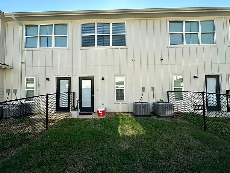 Garden Square — Photo 22