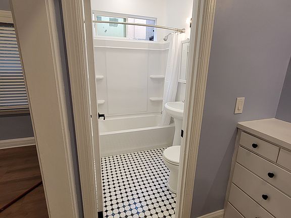 4th image of 6534 W Fountain Ave #104