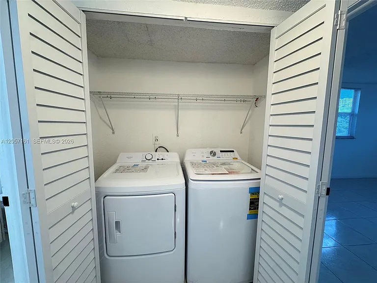 8205 Lake Dr #401 — Photo 13