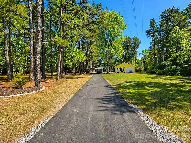 2736 Miranda Rd — Photo 12