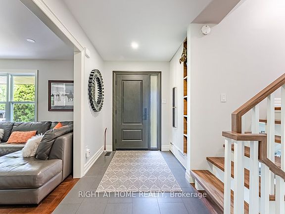 4th image of 16 Snowberry Ct