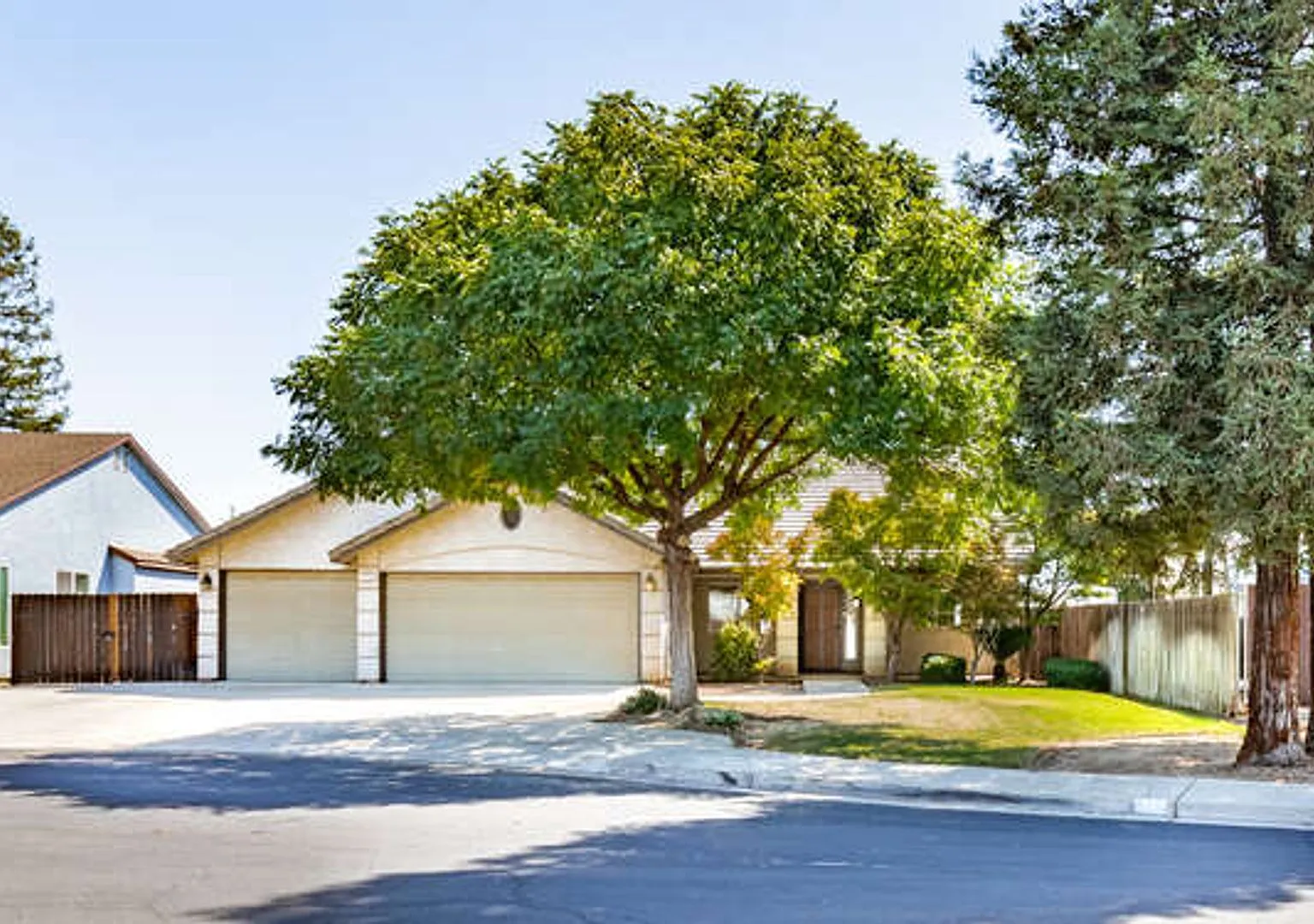 Clovis 3 Bedroom/2 Bath Home Ready for Move In — Photo 1