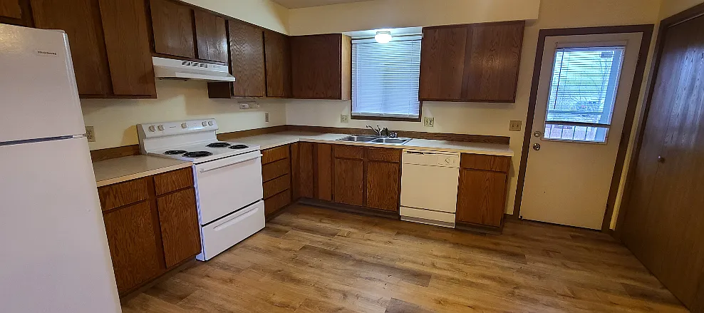 2 bed, 996 sqft, $1,595 — Photo 3