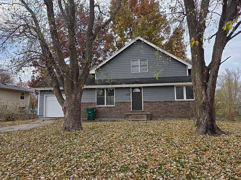 2226 Norwood Dr — Photo 1