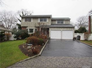 309 McCall Ave, West Islip, NY 11795