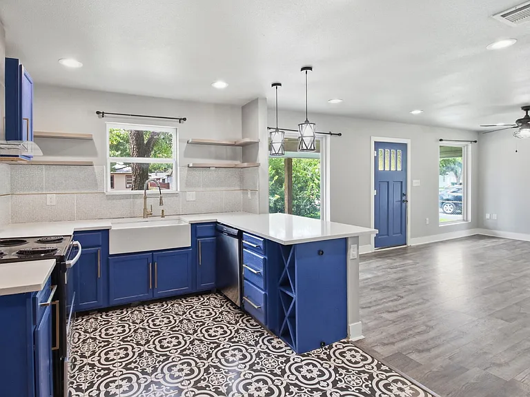 204 Aero Ave — Photo 10