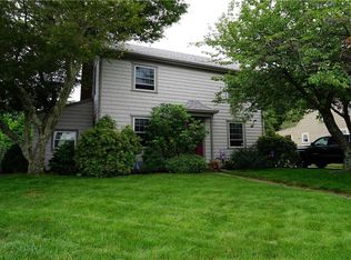 30 Forbes St, Riverside, RI 02915