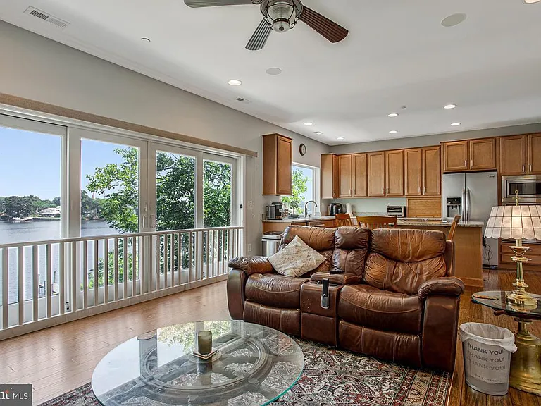 1002 Nabbs Creek Rd — Photo 8