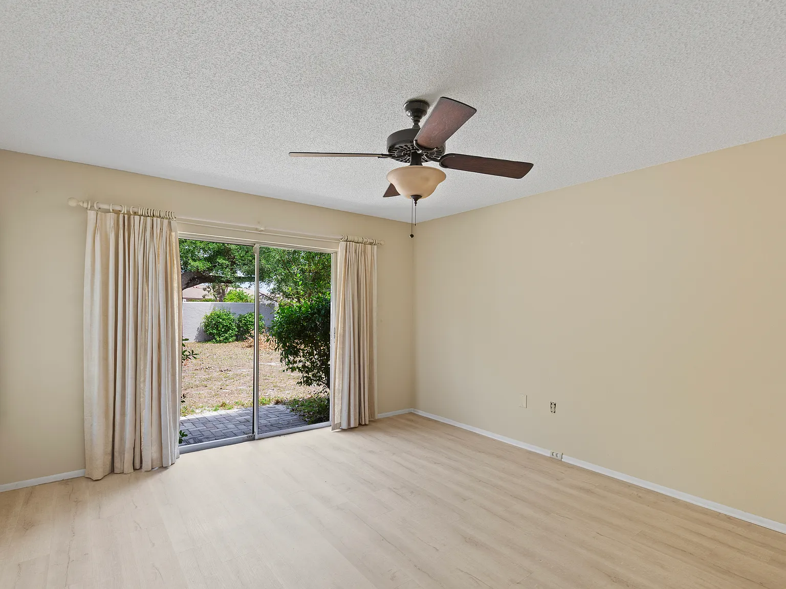 2 bed, 1552 sqft, $2,650 — Photo 4