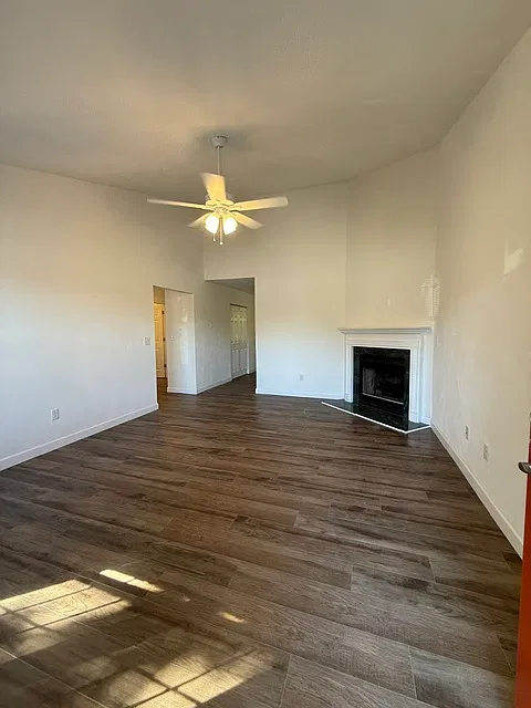 2 bed, 1250 sqft, $1,400 — Photo 2