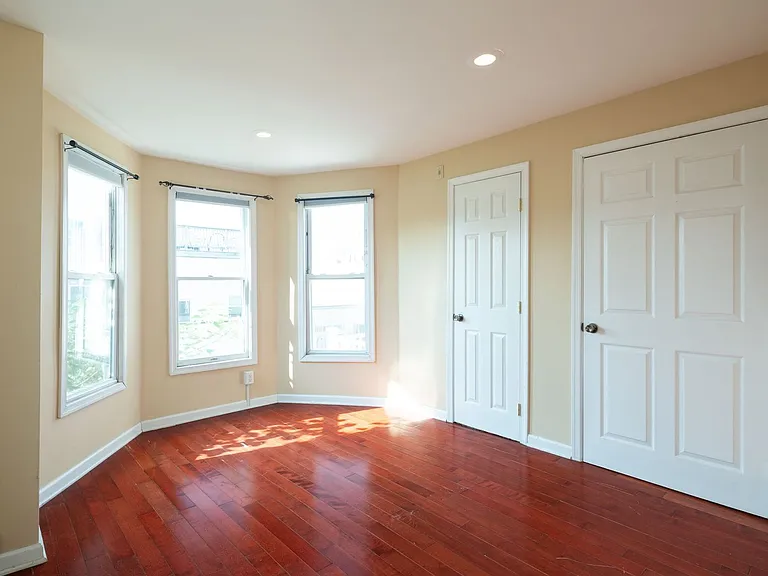 1422 Christian St #3R — Photo 9