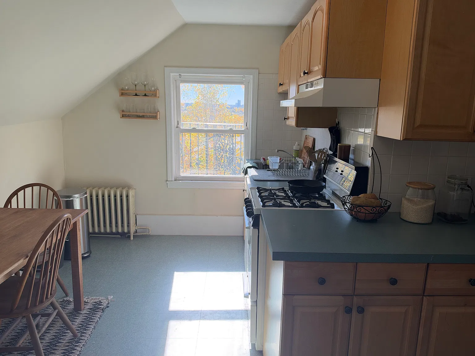 2 bed, 999 sqft, $2,700 — Photo 1