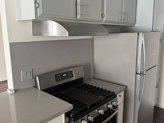 5th image of 1035 N Harper Ave APT 9