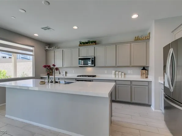10439 Sadie Blake Ave, Las Vegas, NV 89166