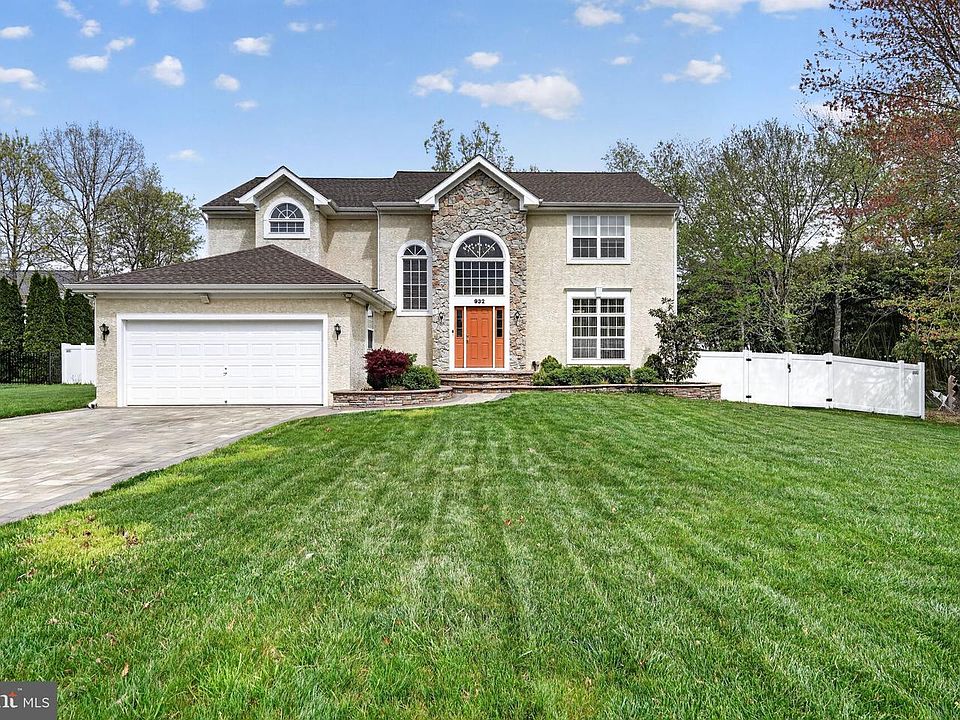 1st image of 932 Butler Dr