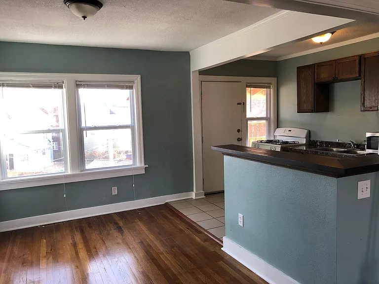 905 E 28th St #2 — Photo 11