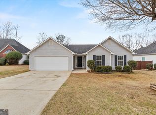 12281 Riviera Dr, Fayetteville, GA 30215
