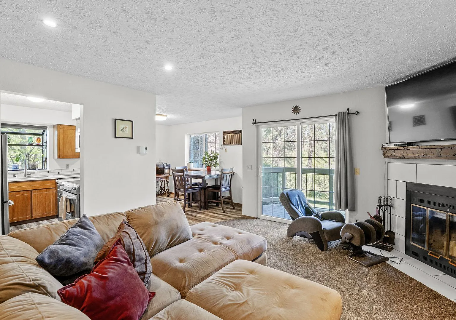 The Woodlands Condos — Photo 1