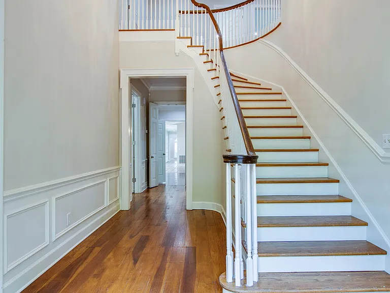 1306 SE Broad St — Photo 3