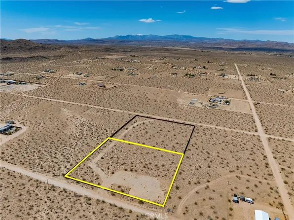 424 Ducor Ave, Landers, CA 92285