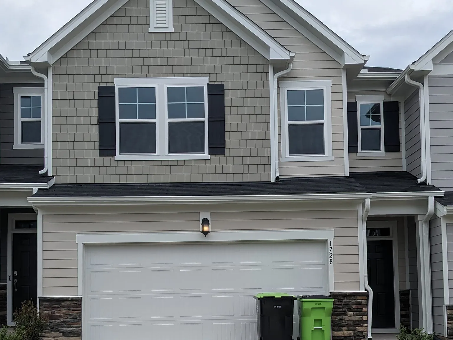 3 bed, 2.5 bath, 1990 sqft, $2,350 — Photo 1