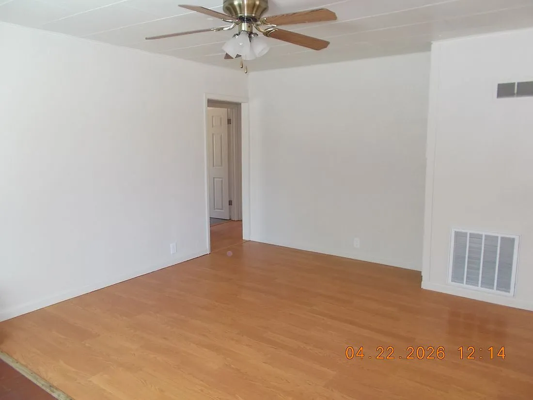 Building Photo - 2501 W 3rd Ave #A
