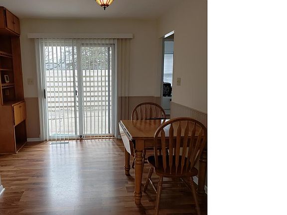 4th image of 1426 Hollycrest Cir