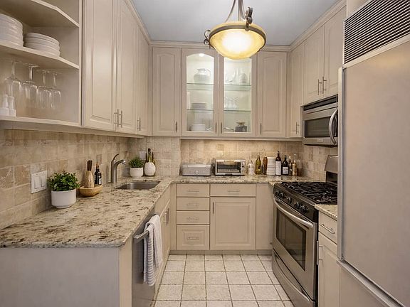 2nd image of 1441 3rd Ave APT 6B