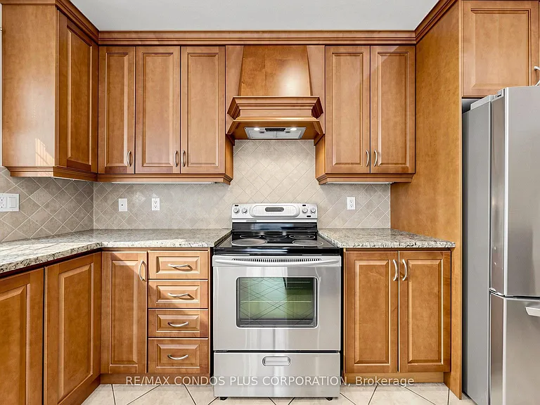 139 Queen Filomena Ave — Photo 17