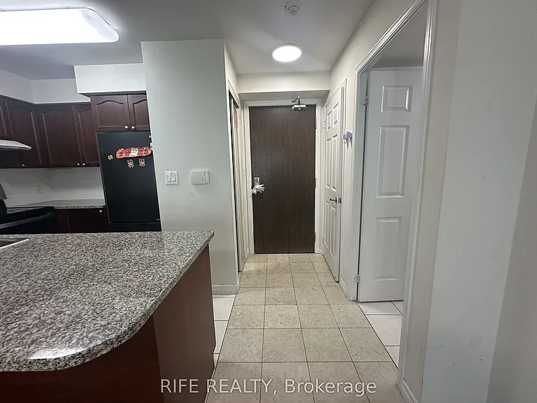 35 Hollywood Ave #517 — Photo 3
