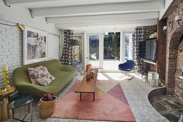 Rented by Compass | media 14