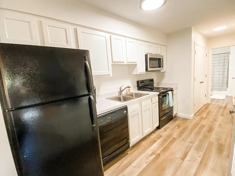 9806 Whipps Mill Rd #4 — Photo 4