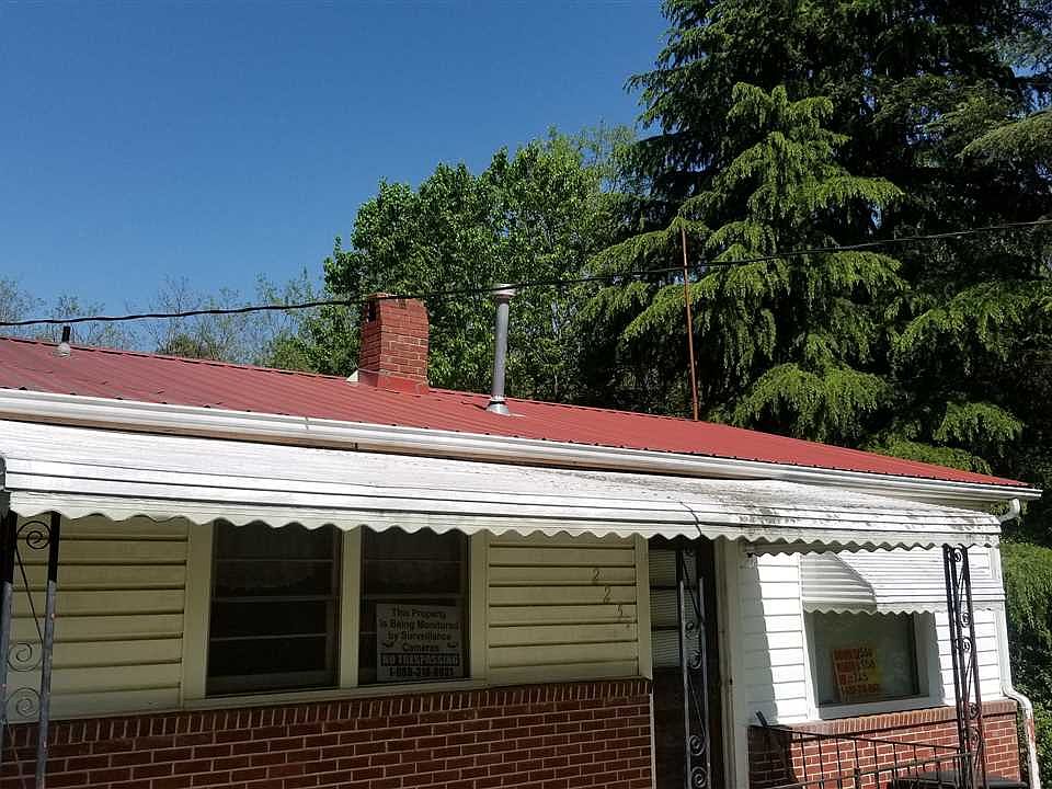 1st image of 225 Trout St