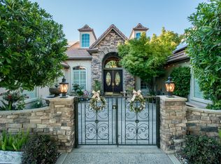 1242 E Glenlake Ln, Fresno, CA