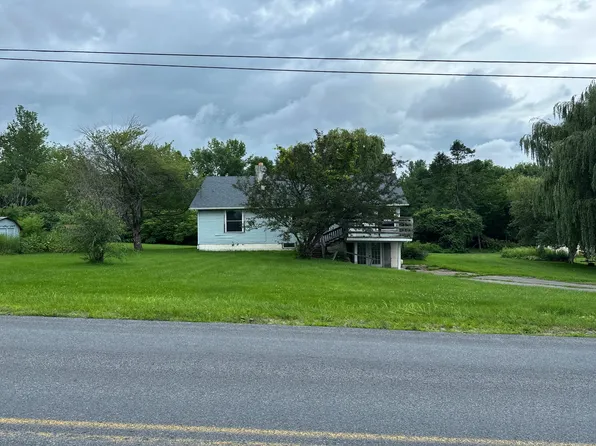 14 Flat Rock Rd, Morrisonville, NY 12962