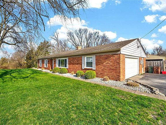 4th image of 64 W Lytle 5 Points Rd