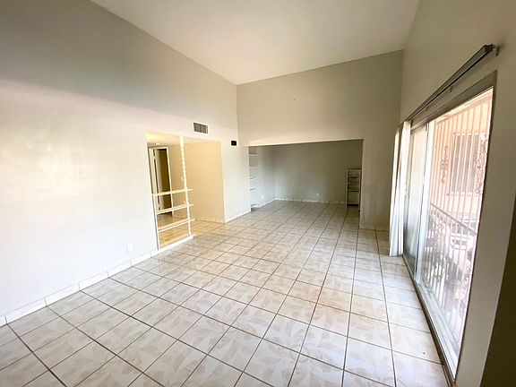 5th image of 4260 Hampshire Green Ct