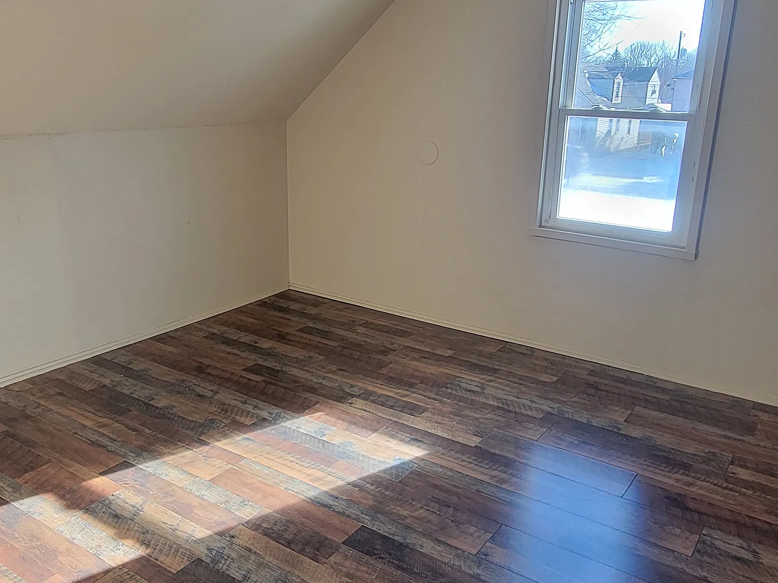 3 bed, 1300 sqft, $1,600 — Photo 3