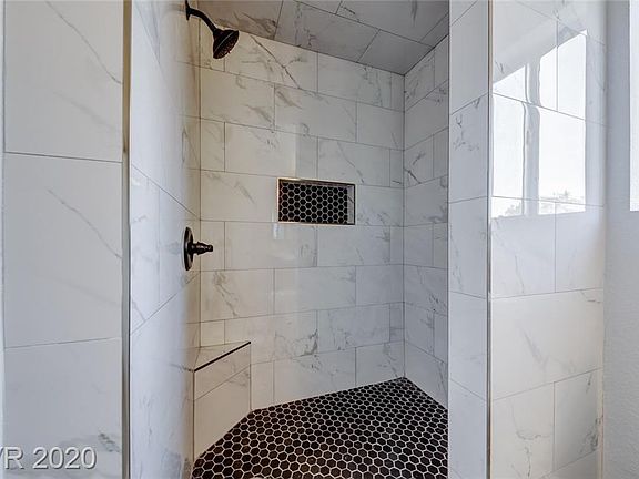 4th image of 985 Painted Pony Dr