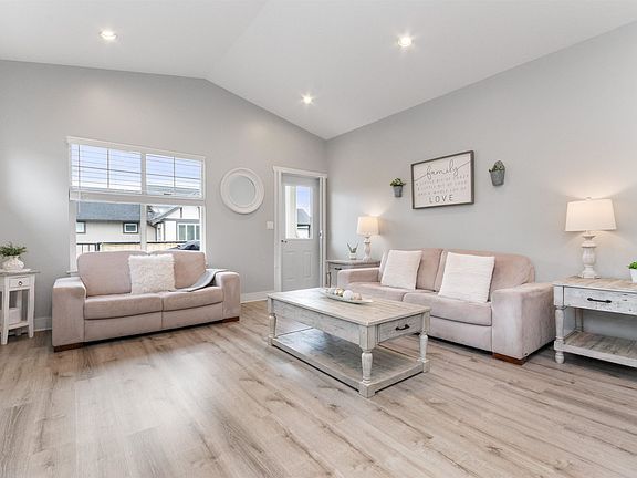 2nd image of 46238 Strathcona Rd #2
