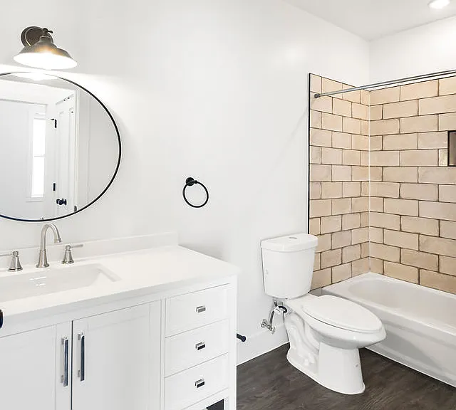 4 E Main St #203 — Photo 4
