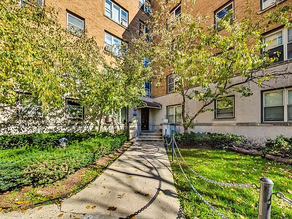 2nd image of 2606 W Balmoral Ave APT 309