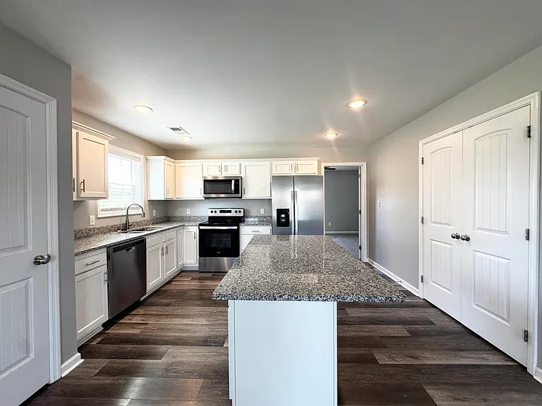 2027 Dolly Dr — Photo 8