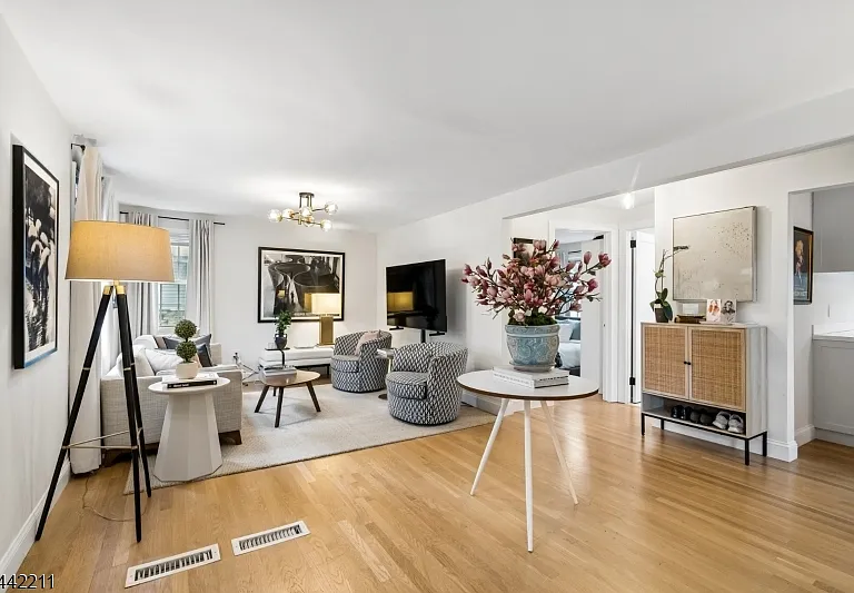 24 Iris Rd — Photo 8