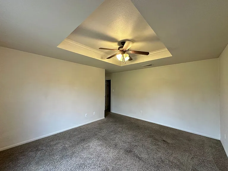 2311 Price Dr — Photo 9