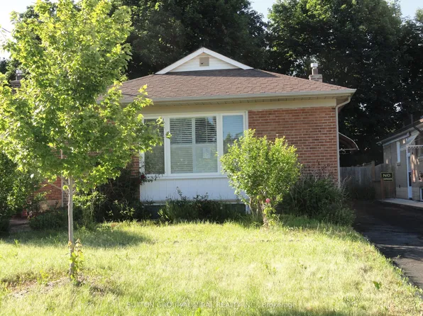 30 Merrian Rd, Toronto, ON M1K 3M7