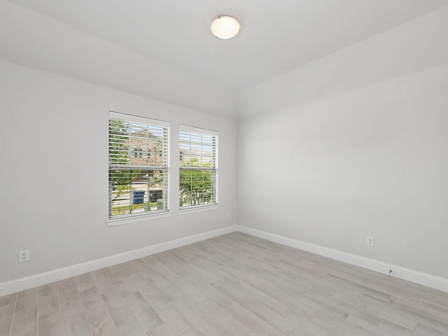 4 bed, 2174 sqft, $2,600 — Photo 4