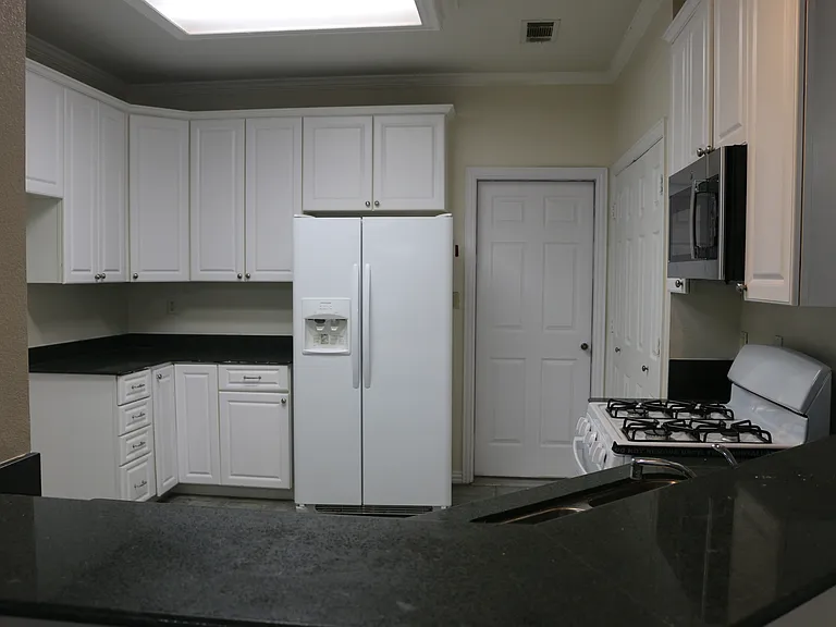 629 Park Place Dr — Photo 25