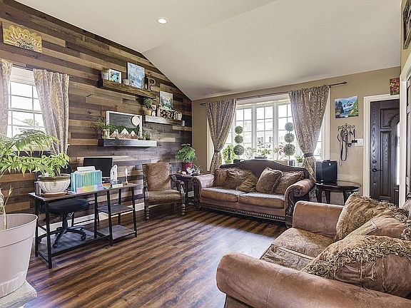 4th image of 54 Pleasant Valley Dr