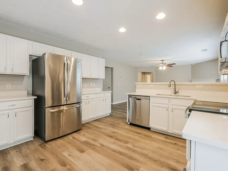1304 Ivey Pointe Dr — Photo 8